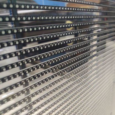 V140° Blickwinkel hohe transparente Werbe-LED-Anzeige für Taxifahrzeuge Bus-Hinterfenster