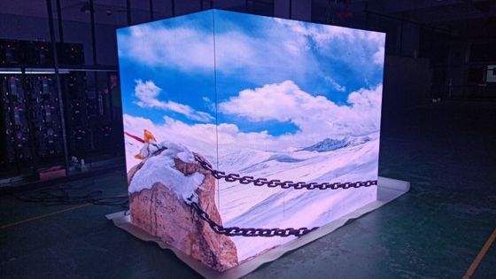 Hohe Helligkeit 90 Grad Ecke Außenwerbung LED-Display mit 10000 Stunden Lebensdauer