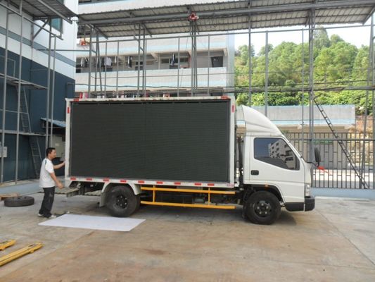 GCL kundenspezifischer Outdoor Mobile Werbewagen Van Anhänger P6 6500nits Helligkeit