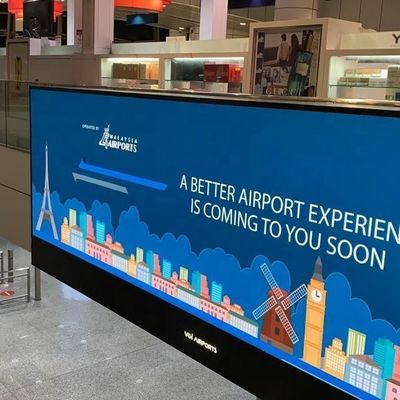 Guter Preis Innenräumliche feste LED-Anzeige mit SMD2121 LED-Kapselung 100000 Stunden Lebensdauer und Sichtweite von 4 m bis 40 m Online